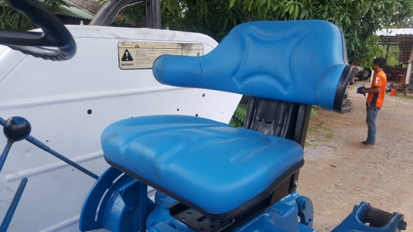 ขาย ford 6610 อุปกรณ์ 2 ชิ้น ใบดันหน้า ผานหลัง