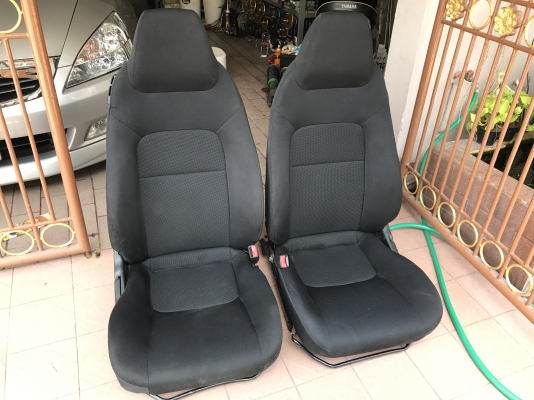 เบาะญี่ปุ่นเเท้มีขาด1จุดเย็บตอนขนส่งเเล้วสภาพโดยรวมยังสวยใหม่ๆ