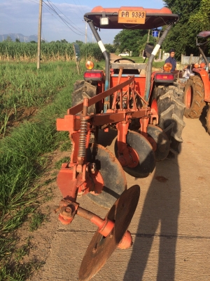 ขาย Kubota L4708 อุปกรณ์2ชิ้น ใบดันหน้า ผานหลัง