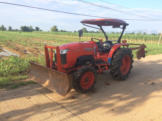 ขาย Kubota L4708 อุปกรณ์2ชิ้น ใบดันหน้า ผานหลัง