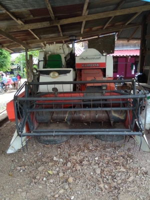 ขายรถเกี่ยวข้าว KUBOTA  DC 60