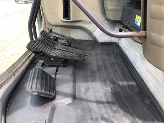 ขายรถแบคโฮ KOBELCO SK135SR YY01 มีลายหัวกระแทก รถนอกนำเข้าจากญี่ปุ่น สภาพสวยพร้อมใช้ มีVDOการทำงานครับ