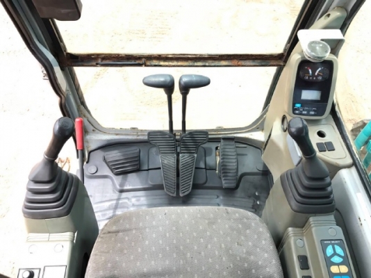 ขายรถแบคโฮ KOBELCO SK135SR YY01 มีลายหัวกระแทก รถนอกนำเข้าจากญี่ปุ่น สภาพสวยพร้อมใช้ มีVDOการทำงานครับ