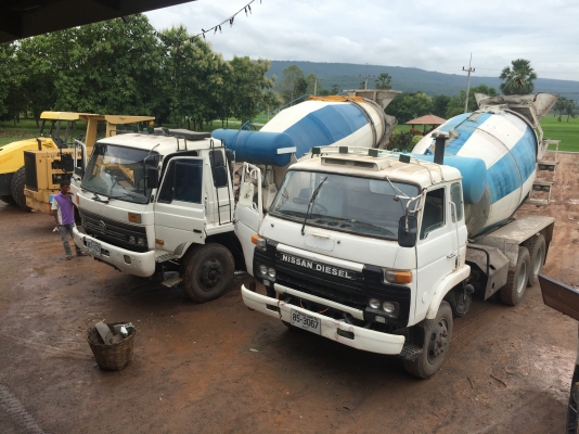 ขายรถบรรทุก  10ล้อ โม่ปูน 2 เพลา 2 คัน 1050000 บาท