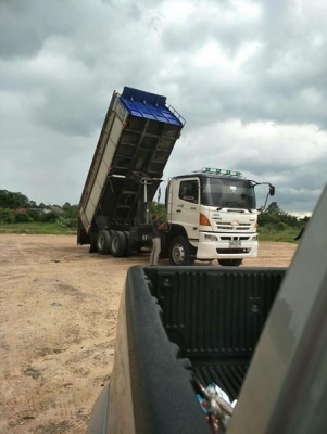 10 ล้อ 2 เพลา HINO 320 ปลายปี 48 กระบะสามมิตร เปลี่ยนแผงข้างมิเนียม - ดั้ม มีระบบลากพ่วง ราคา 1.55 ล้าน ต่อรอง 10 ล้อ 2 เพลา HINO 320 ปลายปี 48 กระบะสามมิตร เปลี่ยนแผงข้างมิเนียม - ดั้ม มีระบบลากพ่วง ราคา 1.55 ล้าน ต่อรอง