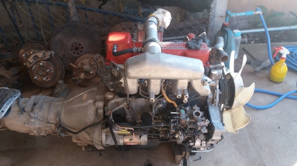 ขายเครื่อง Nissan BigM TD27ฝาแดง+เกียร์+เอกสารพร้อมโอน