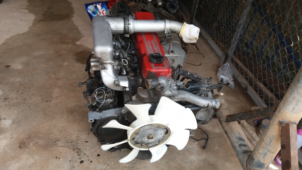 ขายเครื่อง Nissan BigM TD27ฝาแดง+เกียร์+เอกสารพร้อมโอน