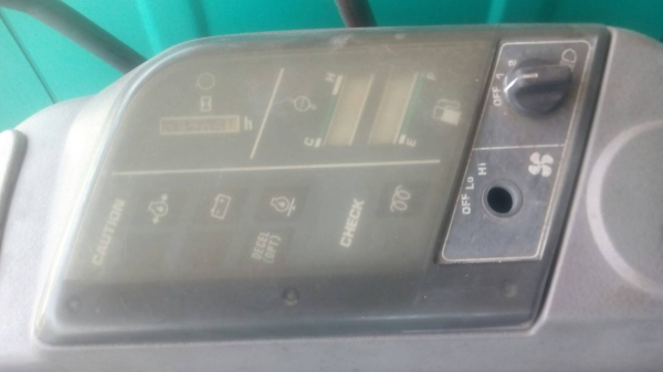 รถเก่านอกโคมัตสุ PC 20-7 ราคา 275,000 เอกสารอินวอย รถภาคกลาง