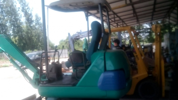 รถเก่านอกโคมัตสุ PC 20-7 ราคา 275,000 เอกสารอินวอย รถภาคกลาง