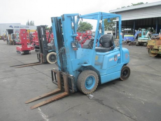 ขายรถยก2.5ตันเสา3ท่อน