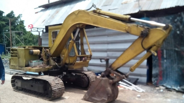 โคมัตสุ KOMATSU PC 60-1 ราคา 250,000 รถภาคกลาง