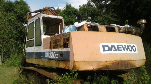 รถขุดDAEWOO DN220LC..รถใช้งานได้ปกติแล้วจอดไว้ ไมมีคนขับ เอกสารซื้อขาย