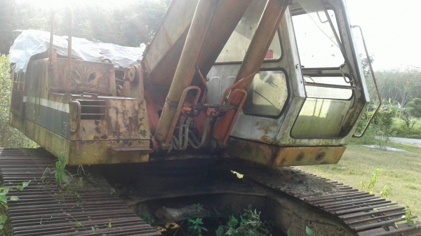 รถขุดDAEWOO DN220LC..รถใช้งานได้ปกติแล้วจอดไว้ ไมมีคนขับ เอกสารซื้อขาย