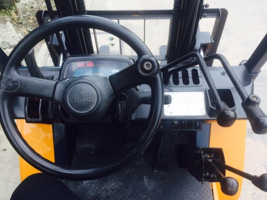 ขายรถยกโฟร์คลิฟท์ยี่ห้อTOYOTA7FG-25  เสาสูง3.5 เมตร