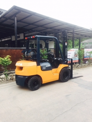 ขายรถยกโฟร์คลิฟท์ยี่ห้อTOYOTA7FG-25  เสาสูง3.5 เมตร