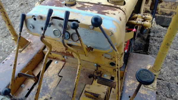 แทรคเตอร์ CAT D4D ตีนไก่ พร้อมใช้งาน แทรคเตอร์ CAT D4D ตีนไก่ พร้อมใช้งาน