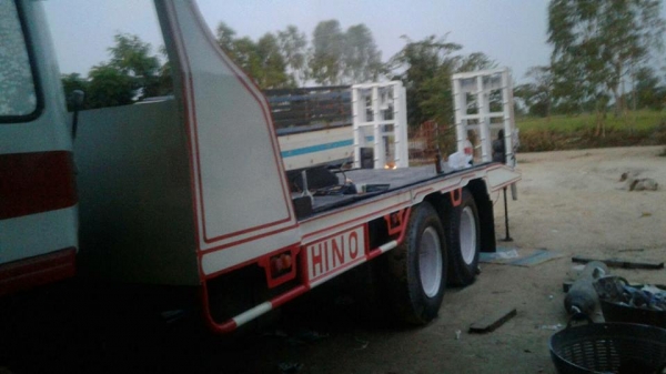 ขาย10ล้อ2เพลา HINO HO7C185 หางไฮโดรลิกซ์ ขึ้นรถเกี่ยวข้าว ทะเบียนครบ ติดต่อ080-7964423 085-7698049 เ