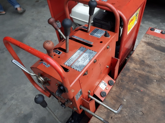 ลิฟท์บรรทุกตีนตะขาบ Nozawa นำเขิาจากญี่ปุ่น