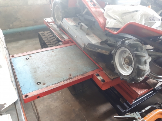 ลิฟท์บรรทุกตีนตะขาบ Nozawa นำเขิาจากญี่ปุ่น