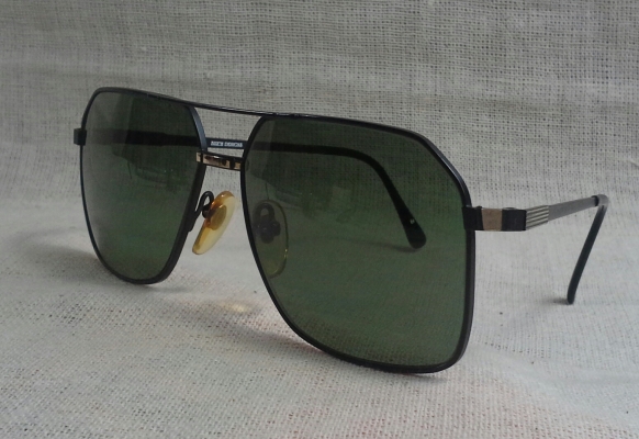 แว่นตาอเมริกันแฮนด์เมด ยุค &#039;80s  &#039;ราชสีห์ดำ - นักบิน&#039;  โมเดล &#039;นักบิน&#039; สุดเท่  Vintage ROCHESTER handmade in USA  บิ๊กไซซ์!  หล่อใหญ่!