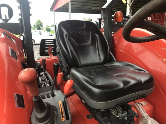 ขายรถไถคูโบต้า #M7040 สภาพนางฟ้า รถปี 59 ใช้งาน 534 ชั่วโมง รถมือ2 สภาพเหมือนใหม่ พร้อมอุปกรณ์ดันหน้า+ผาน7 #ราคา 768,000 บาท สนใจโทร 081-9136451 , 087-8390653  ขอดูรูปเพิ่มเติม Line:bow6451 ค่ะ #เล่มพร้อมโอน  #ราคาจัดส่งฟรี ค่ะ