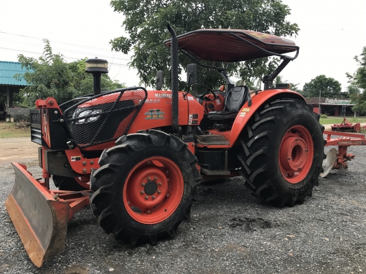 ขายรถไถคูโบต้า M8540 ใช้งาน 714 ชม. รถใช้ในไร่ เดิมทุกจุด เครื่องสมบูรณ์100\% จดทะเบียนปี 57 พร้อมอุปกรณ์ดันหน้า+ผาน3 ราคา 898,000 บาท สนใจโทร 081-9136451 , 087-8390653  ขอดูรูปเพิ่มเติม Line:bow6451 ค่ะ เล่มพร้อมโอน  ราคาจัดส่งฟรี ค่ะ