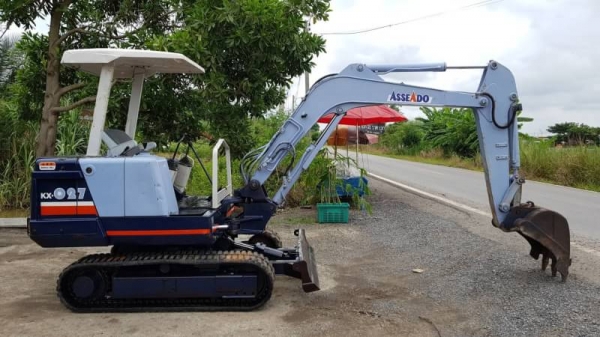 ขายด่วนรถแบคโฮKUBOTAคูโบต้าKX27เทียบเท่าPC30เครื่องคูโบต้า3สูบคอลโทนสั้นดีปั่มแรงรถนอกเพิ่งนำเข้ามาใหม่ยังไม่เคยใช้งานในเมืองไทยเลย