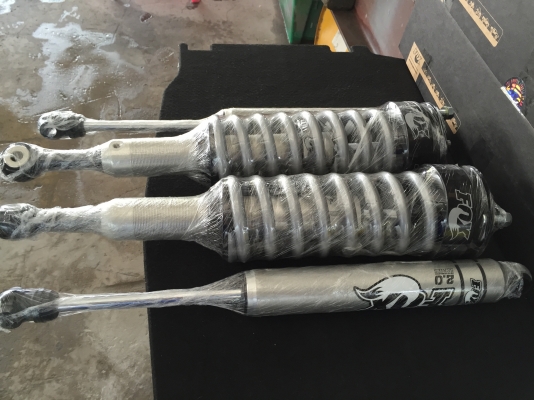 FOX Racing2.0 ใส่วีโก้4WD สภาพสวยวิ่งไม่เยอะ