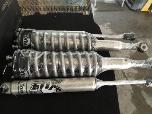 FOX Racing2.0 ใส่วีโก้4WD สภาพสวยวิ่งไม่เยอะ