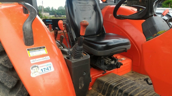ขายรถไถ KUBOTA M8540 พร้อมดันหน้าและผาน7 สภาพสวยๆเดิมๆ เครื่องดี เกียร์ดี ไฮดี  ราคา 650,000 ราคาต่อรองได้ สนใจโทรคุยกันก่อนได้ครับ มีรถขนส่งบริการทั่วไทย ร้านสามย่านแทรคเตอร์ อ.แกลง จ.ระยอง โทร 0818618678 ,0899347475 id line=0818618678 id line=0917315475