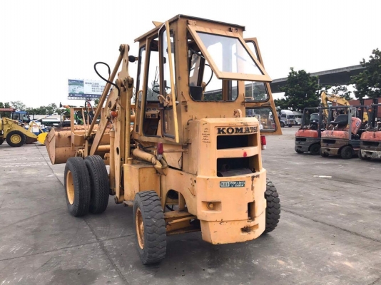 รถตัก ยี่ห้อ komatsu SD25-2