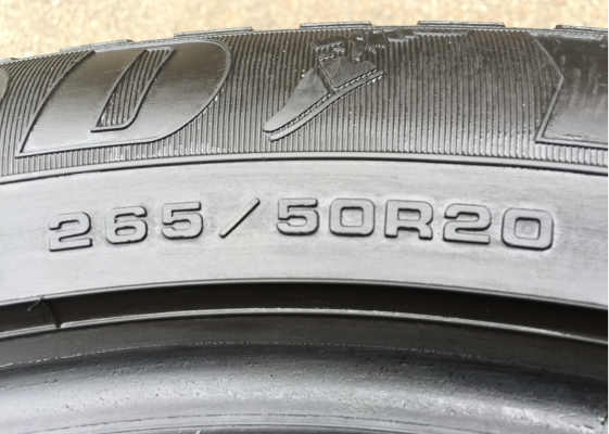 ยาง Goodyear 265 50 20 ปลายปี15 ดอกเต็ม ไม่มีปะ ใช้ยาว ราคาไม่แพง