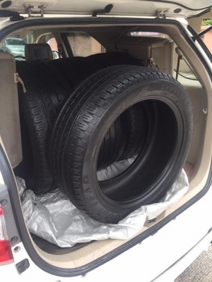 ยาง Goodyear 265 50 20 ปลายปี15 ดอกเต็ม ไม่มีปะ ใช้ยาว ราคาไม่แพง