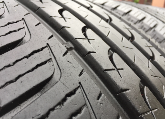 ยาง Goodyear 265 50 20 ปลายปี15 ดอกเต็ม ไม่มีปะ ใช้ยาว ราคาไม่แพง