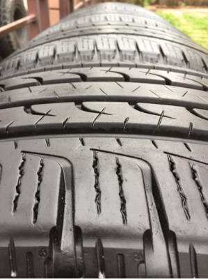 ยาง Goodyear 265 50 20 ปลายปี15 ดอกเต็ม ไม่มีปะ ใช้ยาว ราคาไม่แพง