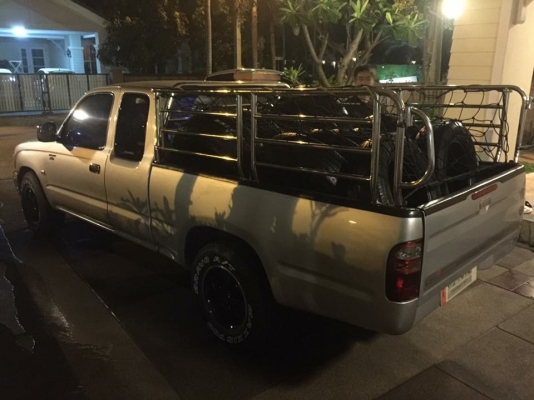 ยาง Dunlop 215 65 16 กลางปี16 ดอกเต็ม ไม่มีปะ ใช้ยาว ราคาไม่แพง