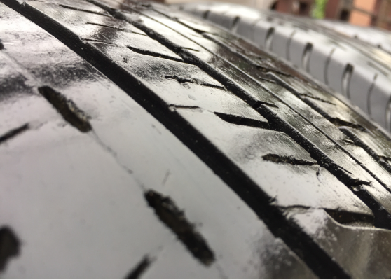 ยาง Bridgestone 215 70 16 ปี15 ดอกเต็ม ใช้ยาว ราคาไม่แพง