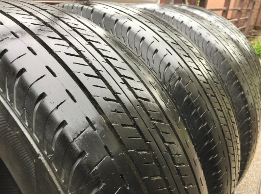 ยาง Bridgestone 215 70 16 ปี15 ดอกเต็ม ใช้ยาว ราคาไม่แพง