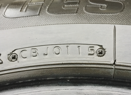 ยาง Bridgestone 215 70 16 ปี15 ดอกเต็ม ใช้ยาว ราคาไม่แพง