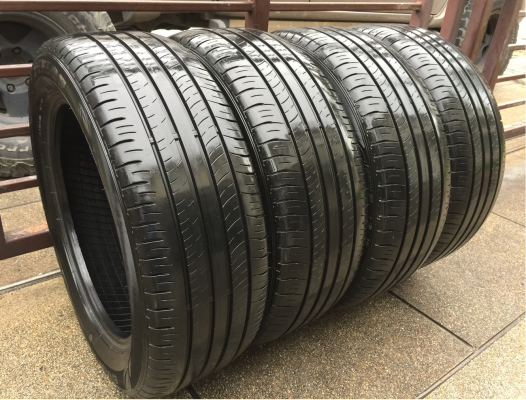 ยาง Dunlop 215 55 17 ปี16 ดอกเต็ม ไม่มีปะ ใช้ยาว ราคาไม่แพง