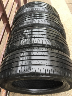 ยาง Dunlop 215 55 17 ปี16 ดอกเต็ม ไม่มีปะ ใช้ยาว ราคาไม่แพง