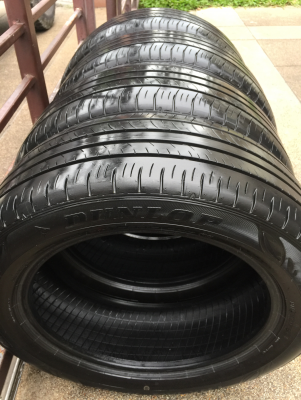 ยาง Dunlop 215 55 17 ปี16 ดอกเต็ม ไม่มีปะ ใช้ยาว ราคาไม่แพง