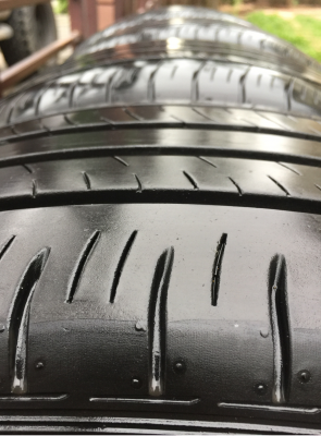 ยาง Dunlop 215 55 17 ปี16 ดอกเต็ม ไม่มีปะ ใช้ยาว ราคาไม่แพง