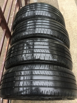 ยาง Dunlop 215 55 17 ปี16 ดอกเต็ม ไม่มีปะ ใช้ยาว ราคาไม่แพง