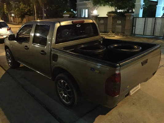 ยาง Dunlop 215 55 17 ปี16 ดอกเต็ม ไม่มีปะ ใช้ยาว ราคาไม่แพง