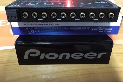 ขายปรีแอมป์ยี่ห้อ Clarion รุ่น EQS746 คุณภาพเสียงดีแนว SQ ขายปรีแอมป์ยี่ห้อ Clarion รุ่น EQS746 คุณภาพเสียงดีแนว SQ