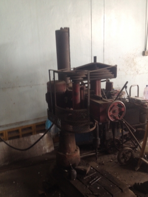 ขายด่วน แท่น สว่าน เจาะ  หมุนได้ขึ้นลง พร้อมใช้งาน 35000