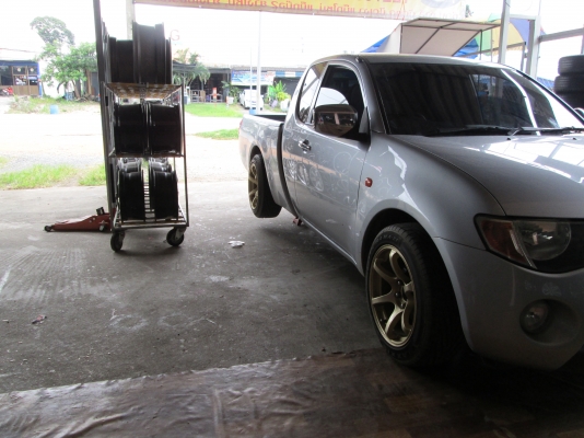 ล้อแม็ก SHOGUN  ขอบ17 5รู114 พร้อมยาง