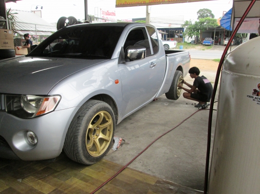 ล้อแม็ก SHOGUN  ขอบ17 5รู114 พร้อมยาง