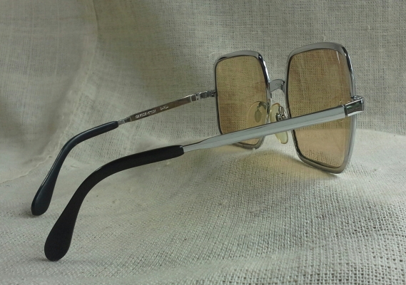 แว่นตาเทพเจ้าของชาวเยอรมัน ยุค '70s ราชสีห์เงิน! ตัวเทพบุตร! Vintage RODENSTOCK handmade in Germany บิ๊กไซซ์! หล่อใหญ่! แว่นตาเทพเจ้าของชาวเยอรมัน ยุค '70s ราชสีห์เงิน! ตัวเทพบุตร! Vintage RODENSTOCK handmade in Germany บิ๊กไซซ์! หล่อใหญ่!
